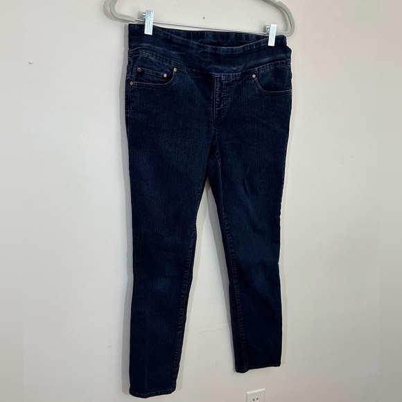 Christopher & Banks sz 8 jeans signature slimming lighter than photos - Picture 6 of 13
